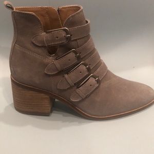 Lucky brand bootie